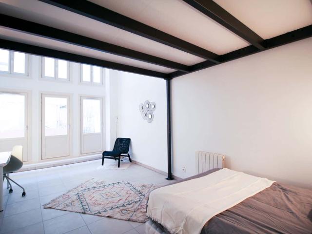 Large and bright bedroom 21m² LY01