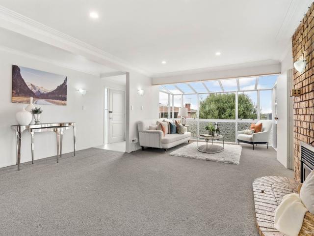 Large and Sunny Home in Glenfield