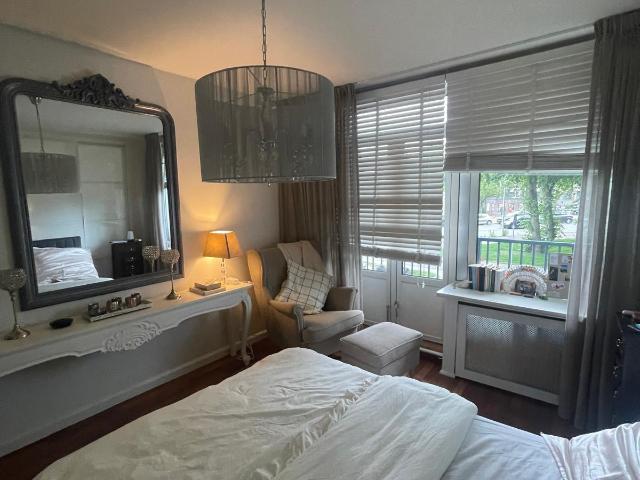 Large Bedroom in Amazing Apartment