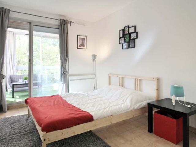 Large bedroom with veranda 20m² MA14
