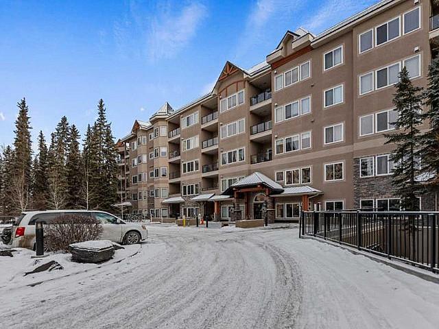 !large Bright Corner Unit Condo In Discovery Ridge!
