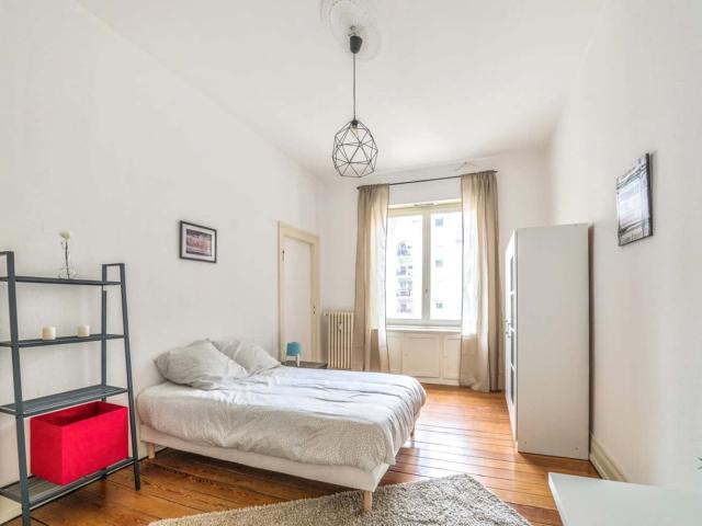 Large bright room 19m² ST33
