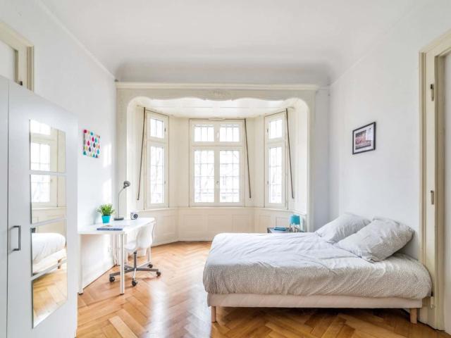 Large bright room 20m²