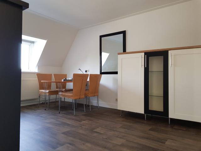 large bright room free near the University