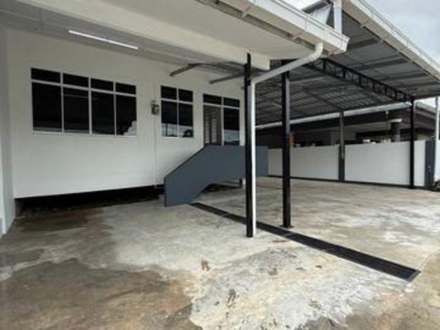 LARGE Carporch Corner House Arang Road