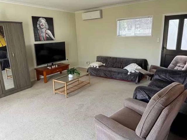 Large Character Four Bedroom Two Lounge