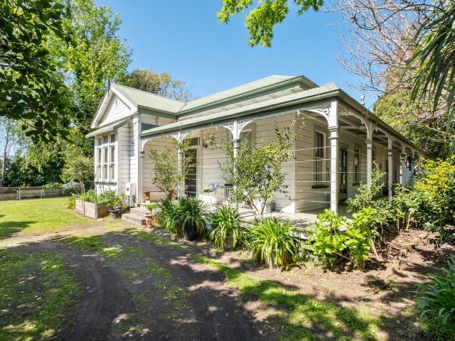 Large Character Villa or Land Bank Opportunity