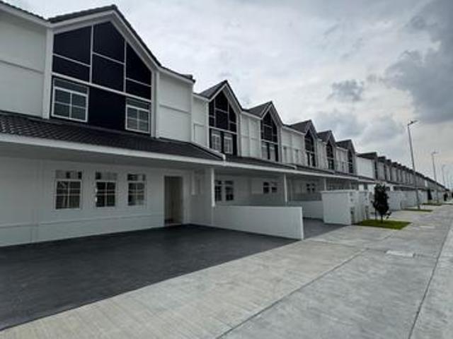 Large Corner Lot in Anggun Templer Residence Rawang