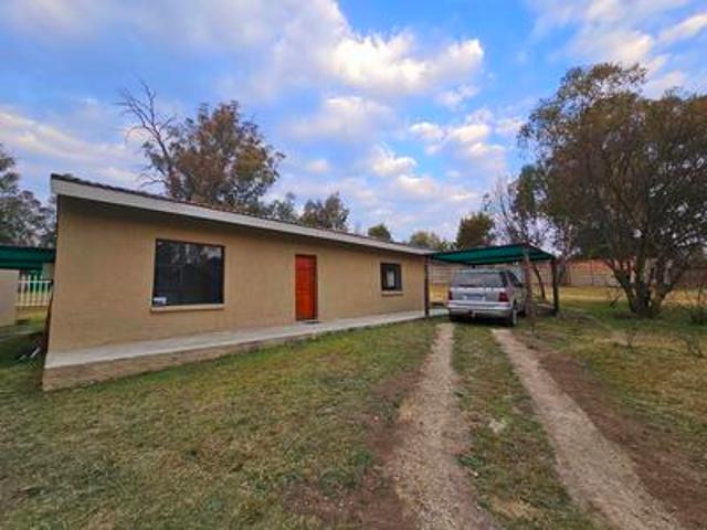 large country style cottage centrall.