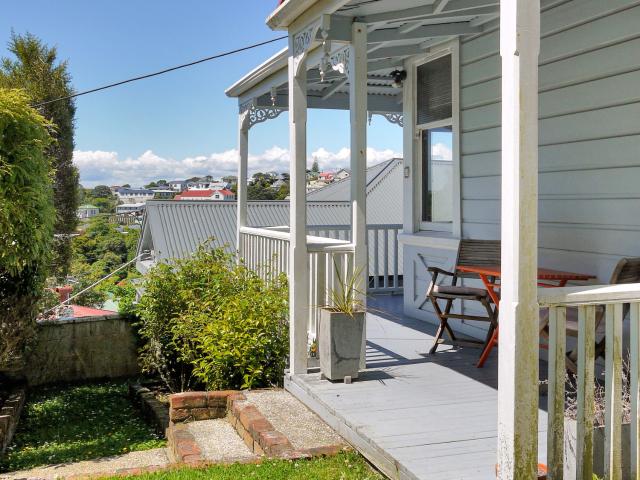Large DECK LIVING perfect for RELAXATION