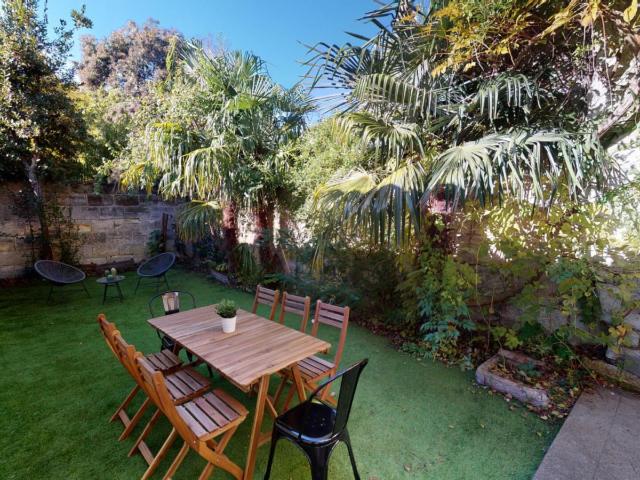 Large double bedroom in Saint Seurin Fondaudège