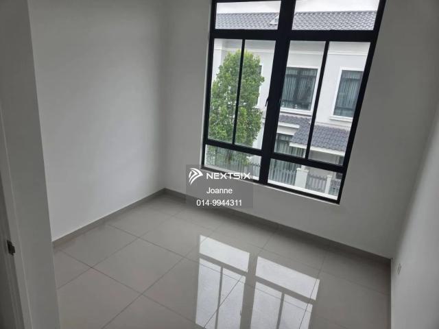 Large Double Storey Low Cost @ 80 Jalan Serunai 1, Taman Saleng, Kulai Johor. Near Indahpura