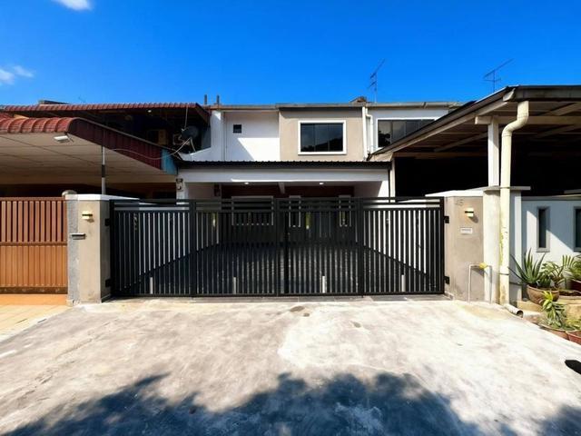 Large Double Storey Terrace Jalan Ronggeng 12 Taman Skudai Baru