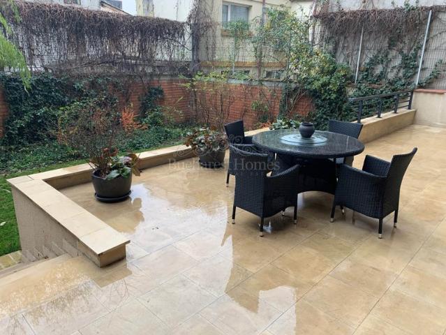 Large Executive Two Bedroom Apartment with Garden Piata Victoria