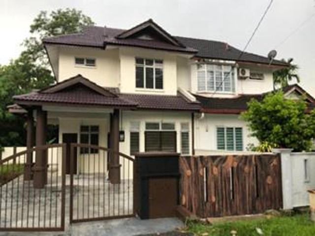 Large Family Double Storey SemiDetached House in Rasah Kemayan