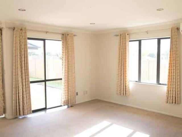 Large Family Home with Entertainment Room