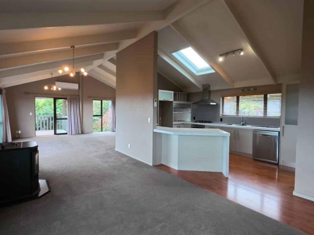 Large Family Home Genuine Long Term Waipahihi