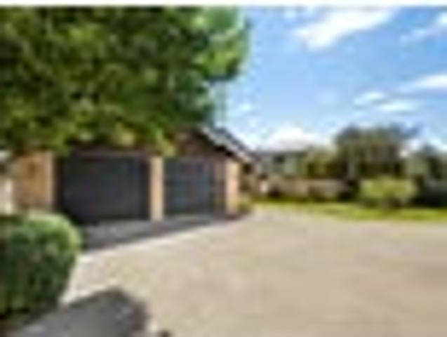 Large Family Home in Quiet Springlands Cul de Sac