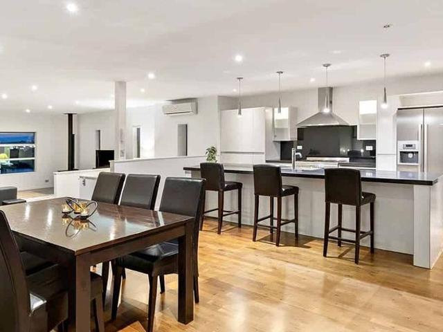 Large family home of 4 bedrooms with amazing views