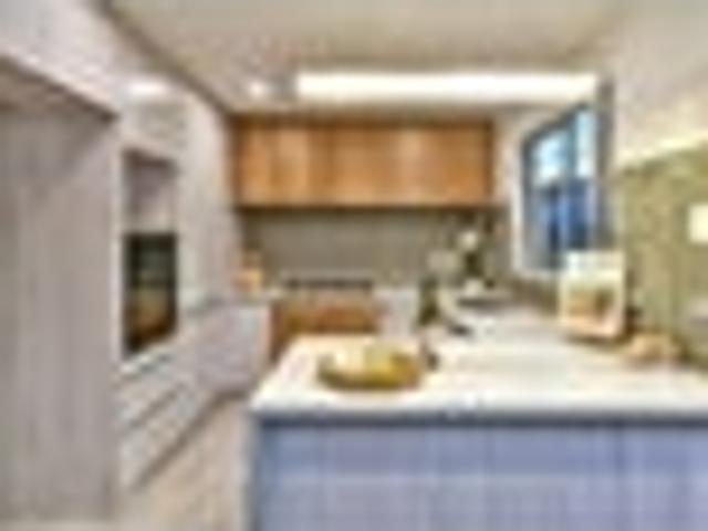 Freestanding Home: Large Family Living