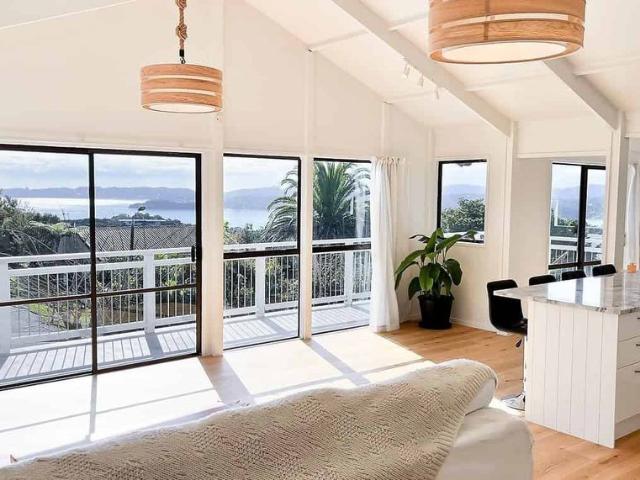 Large furnished family home, ready to move in