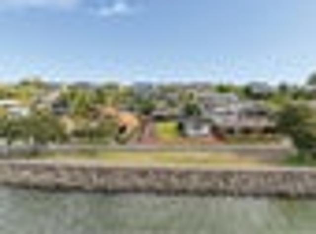 Large Harbour Front site