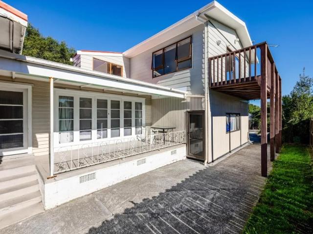 Large home in Weymouth!