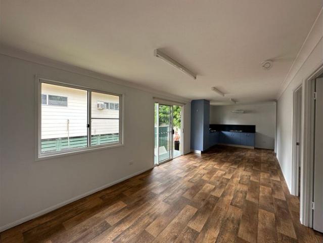 LARGE HOUSE WITH 2 BEDROOM GRANNY FLAT 9X5M SHED + CARPORTS, OUTDOOR BAR & ENTERTAINMENT AREA