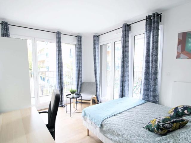 Large luminous bedroom 11m² CL30