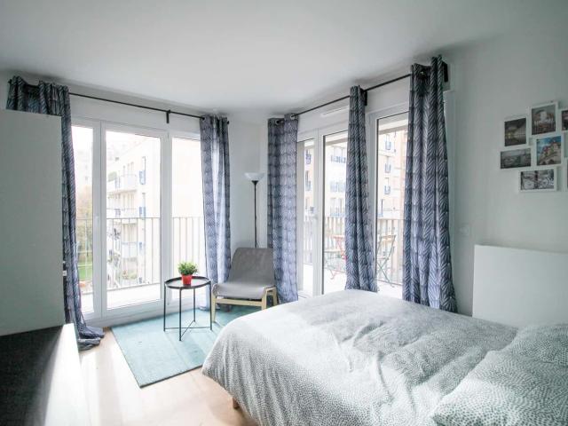 Large luminous bedroom 11m² CL40