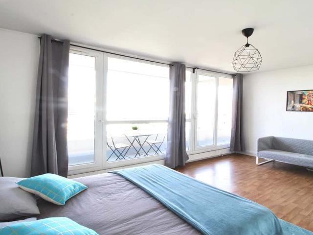 Large luminous room 19m² NTR1