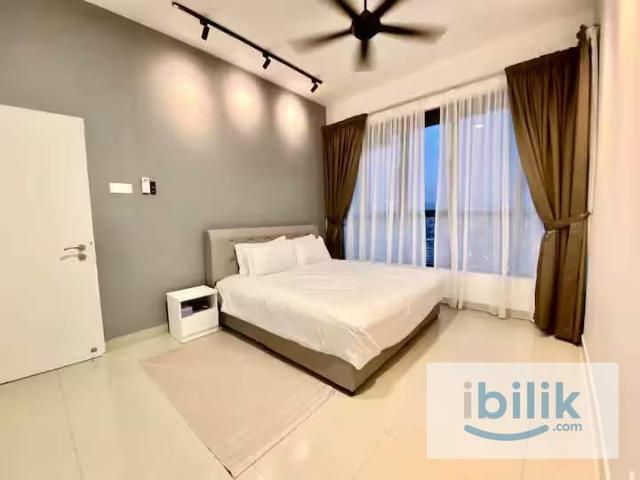 Large Master Room Near MRT Maluri | Private Bathroom | Lavile Maluri