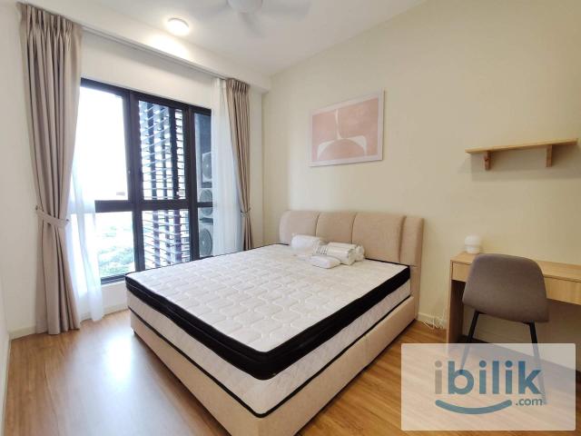 Large Master Room Near Velocity | Walk to MRT Maluri