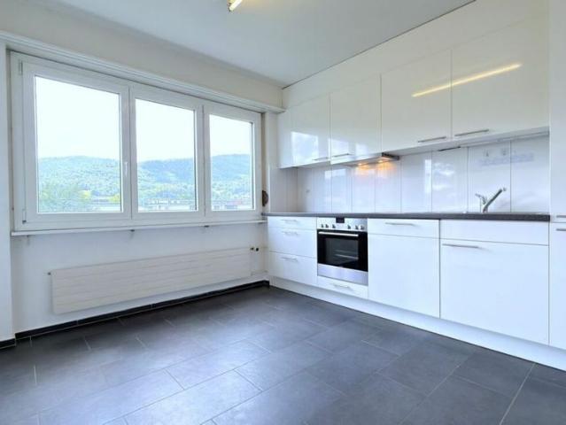 Large modern 3.5 room apartment