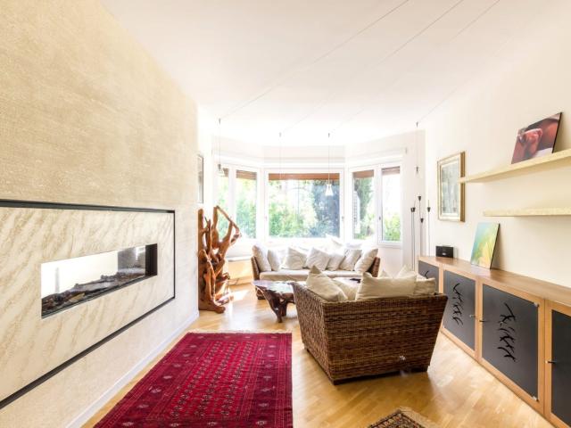 Large Modern but Cosy Cribmed