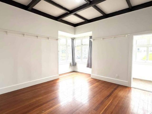 Large Mt Wellington Bungalow