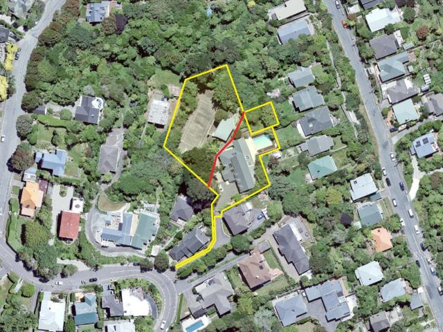 LARGE QUALITY RESIDENCE OCCUPY OR INVEST!