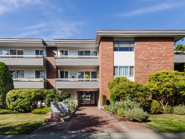 Large renovated 1 Bedroom Suite in the Heart of Kitsilano