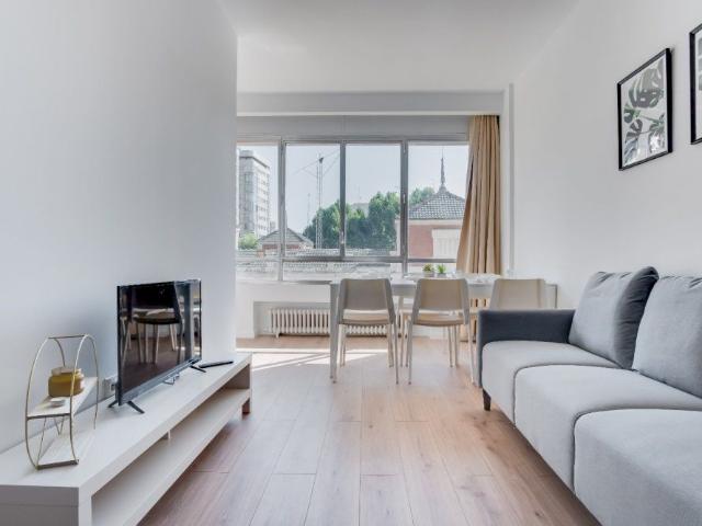 Large room in calle Quintana