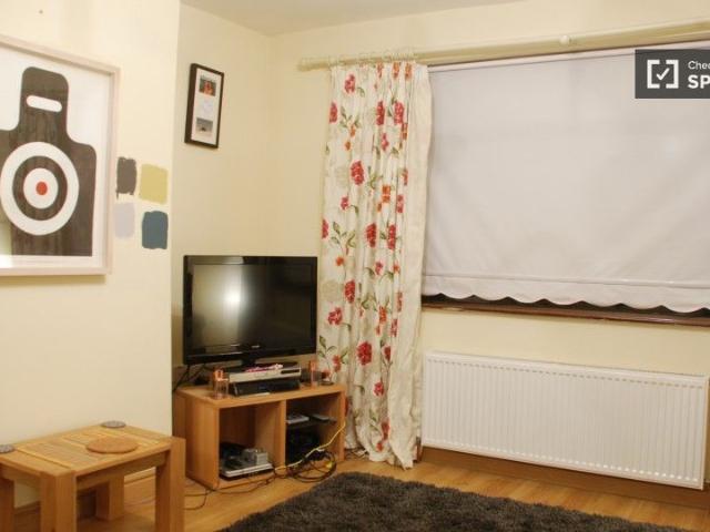 Large room in shared apartment in North Central Dublin