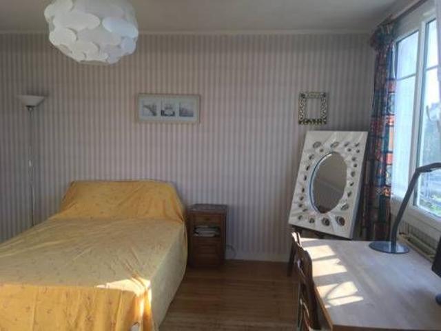 Large Room 20 M2 with private bathroom