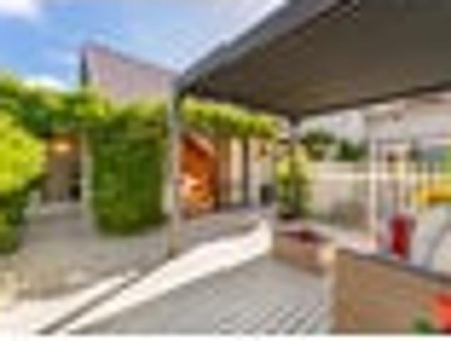 Large Seaview Home Offering One Year Settlement!