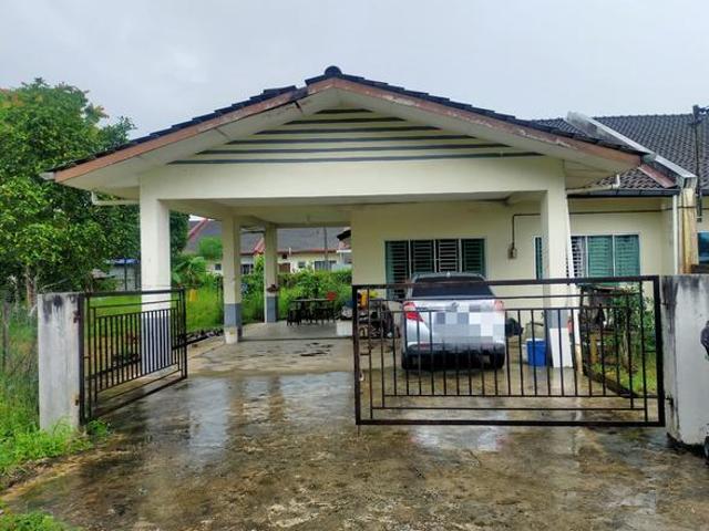Large Single Storey Semi Detach Corner House FOR SALE