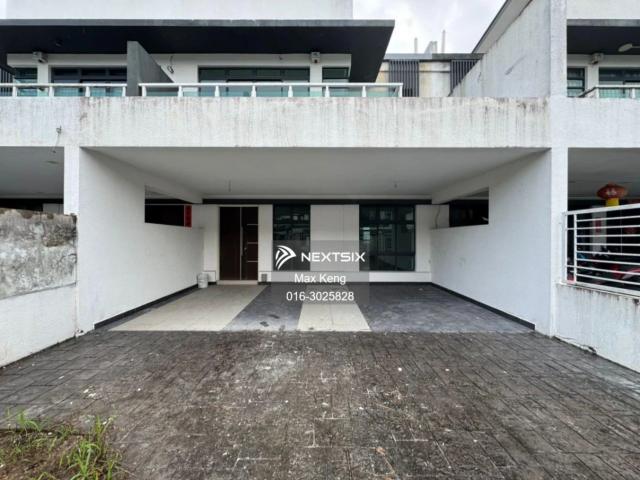 Large Single Storey Terrace @ Jalan Landak Kelubi, Taman Abad, Johor Bahru. Jb Town, Taman Century