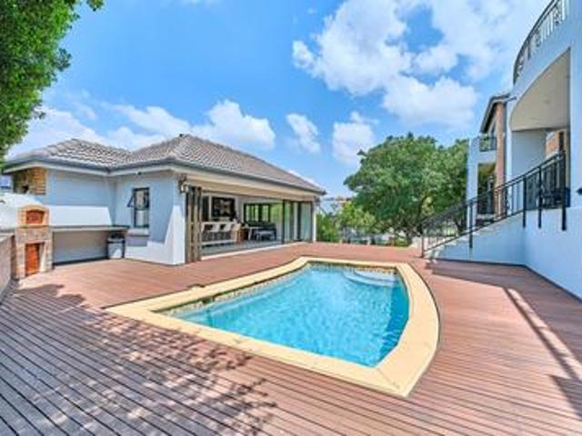 large, spacious entertainers home wi.