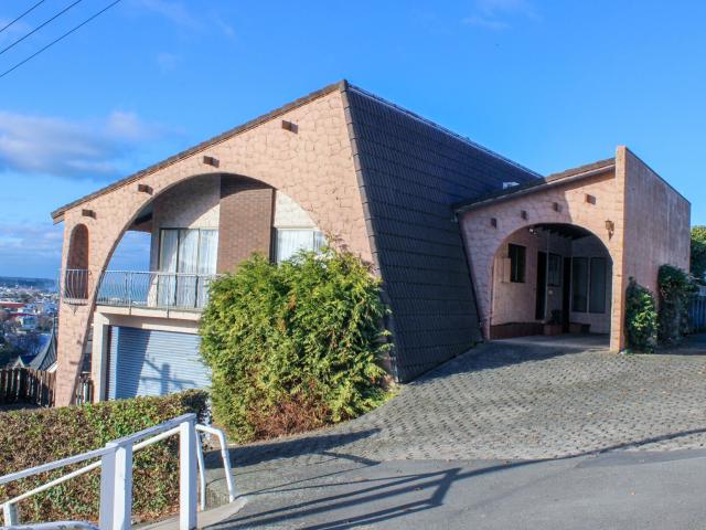 LARGE SPACIOUS HOME