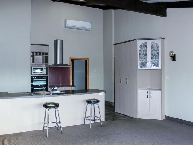 LARGE SPACIOUS HOME
