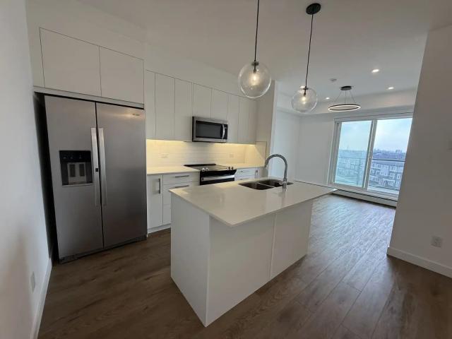 Larger 1 bed, 1 bathroom Available Immediately