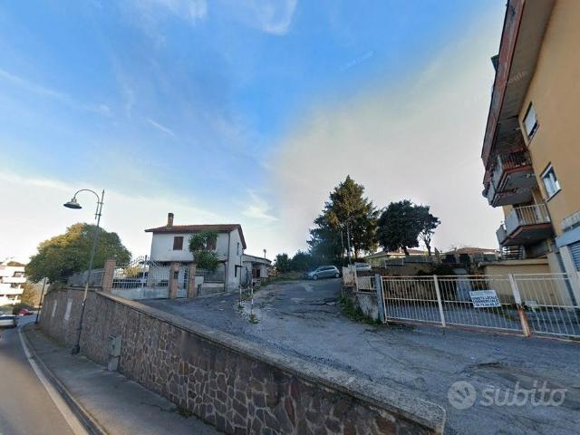 LARIANO TRILOCALE ARREDATO Con GIARDINO PRIVATO
