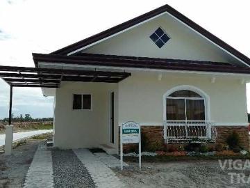 Larissa Bungalow Solana Frontera near Marquemall Angeles City